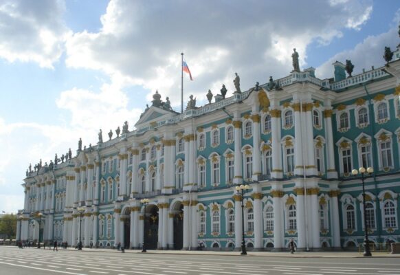 День Эрмитажа станет официальным праздником в Петербурге