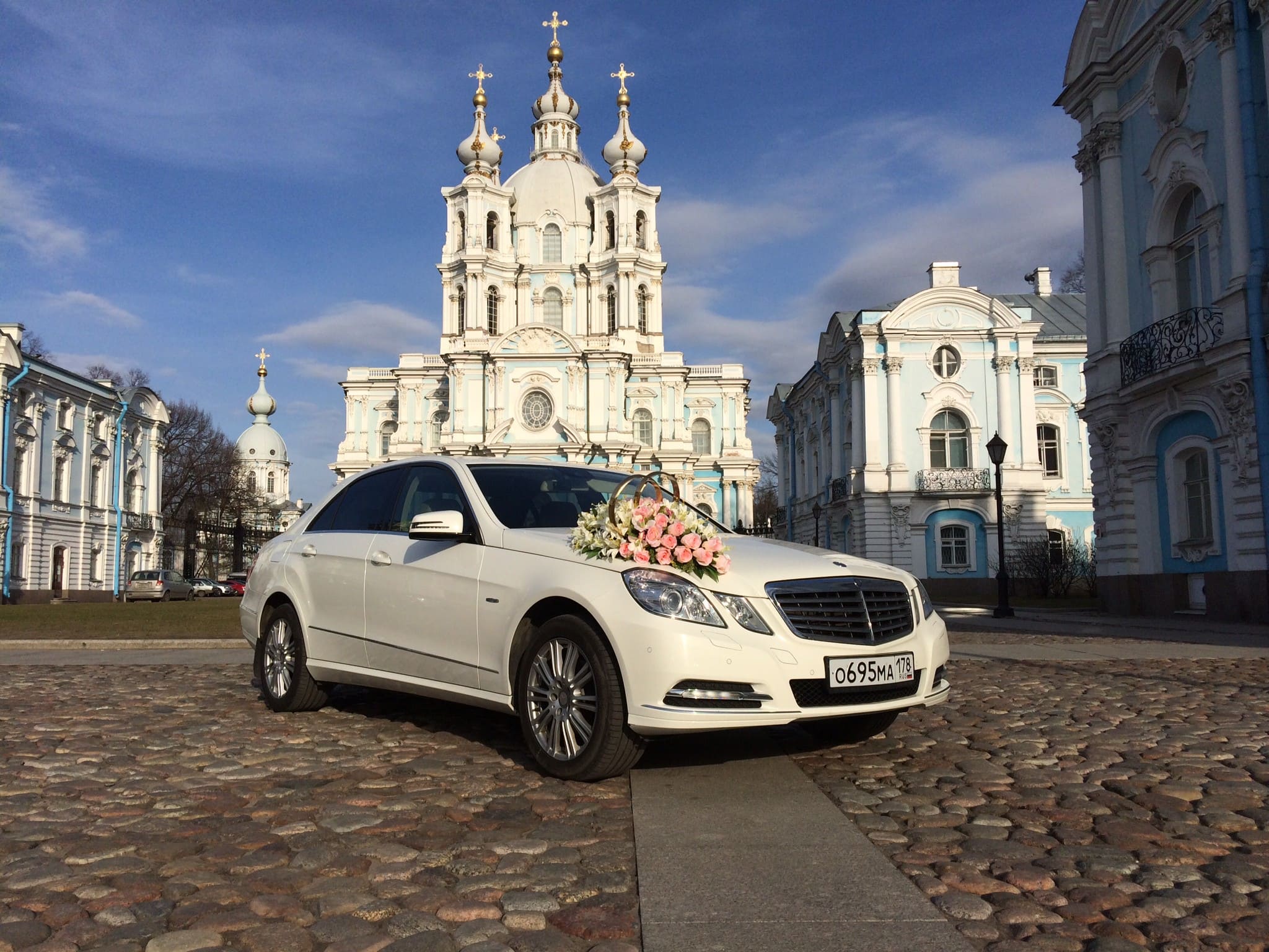 Mercedes-Benz E-Class - фото 1